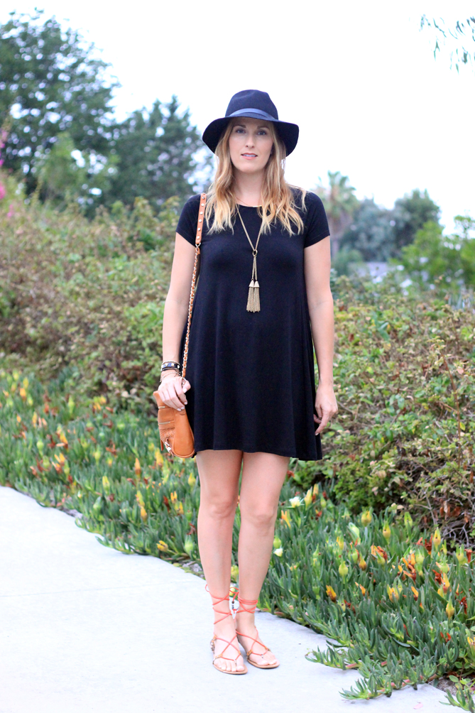 A little black dress that will be perfect for every day. - The Fashionista Momma
