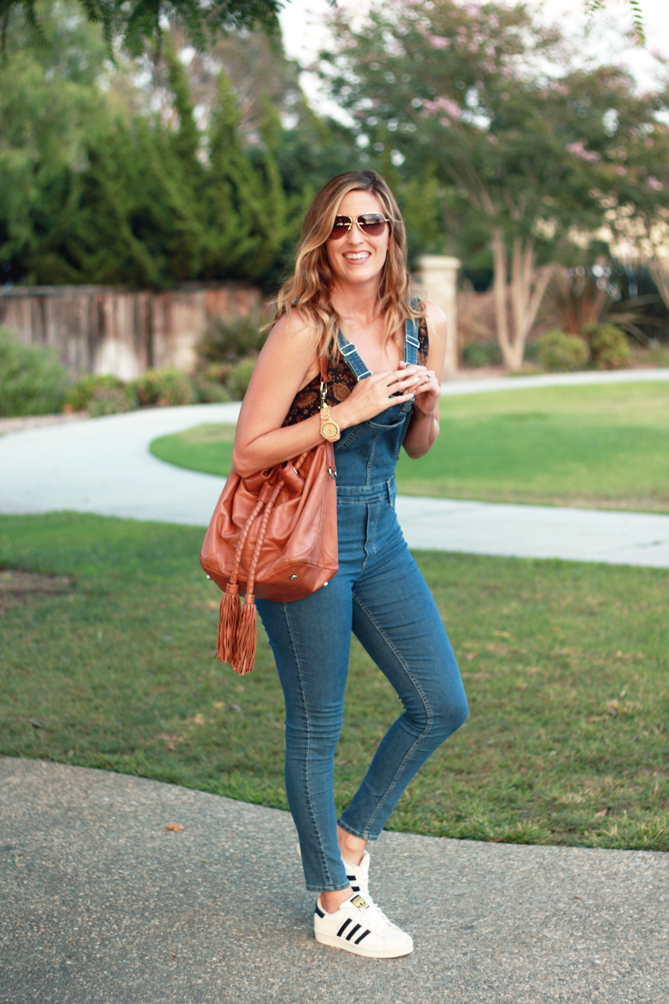 The perfect fall look with denim overalls with a bodysuit. - The Fashionista Momma