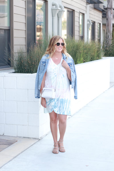 How To Wear Tie Dye In Your 30's featured by popular US Style Blogger, The Fashionista Momma; woman wearing tie dye dress from Shopbop.