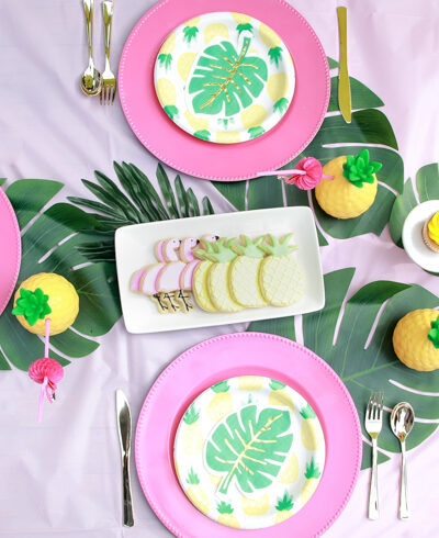 Flamingo Pineapple Party featured by Top US Party Blogger, The Fashionista Momma; flamingo pineapple party tablescape