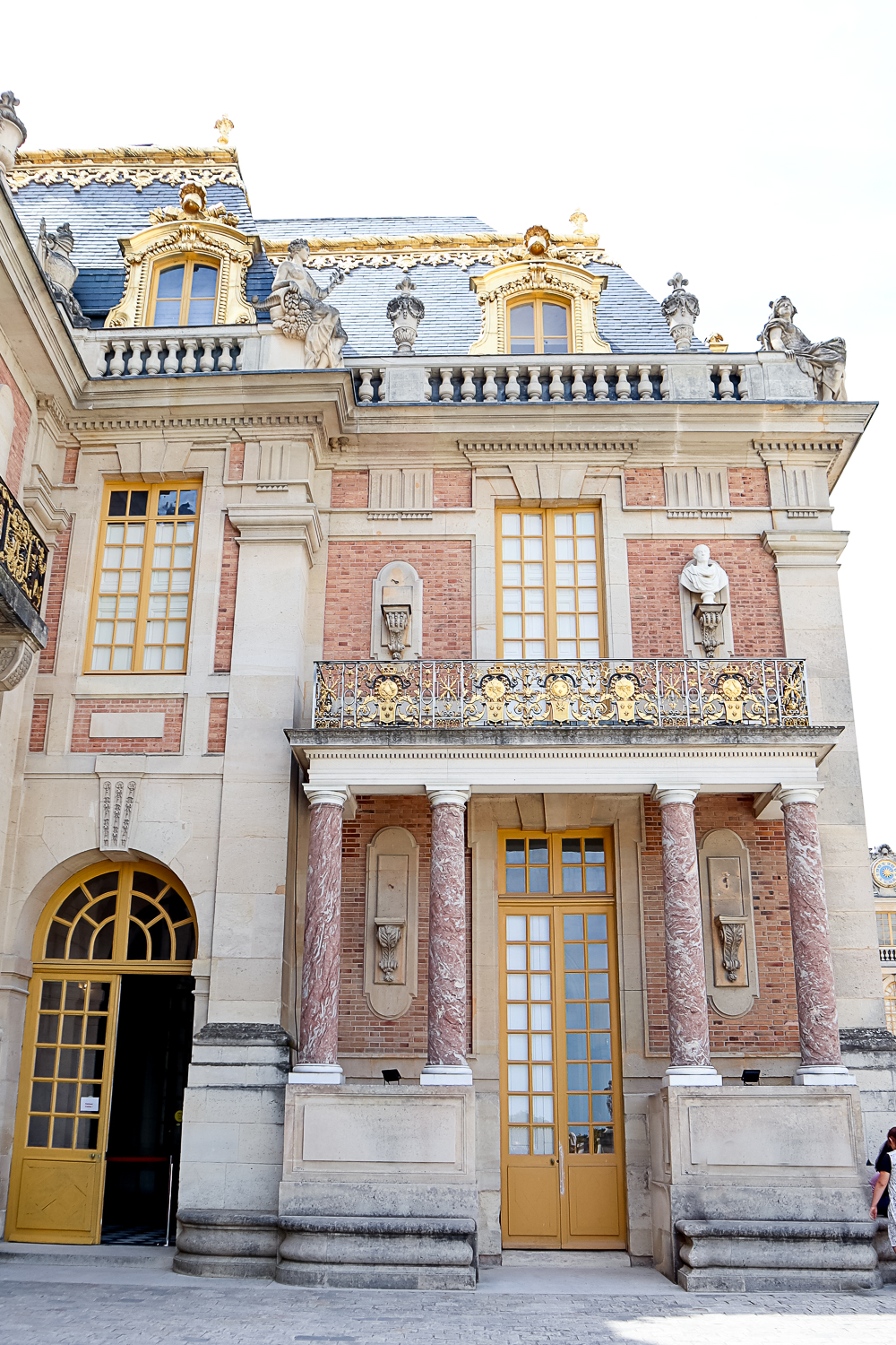 Pacific Globetrotters, budget family travel blog, shares 5 day itinerary in Paris with kids. Palace of Versailles