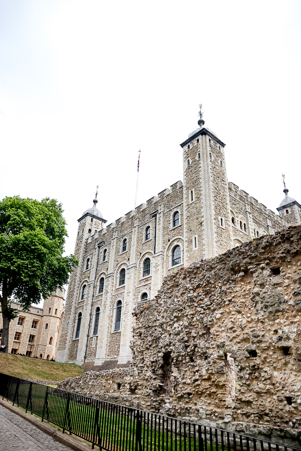 Pacific Globetrotters, budget family travel blog, shares 4 day itinerary in London with kids. Tower Of London
