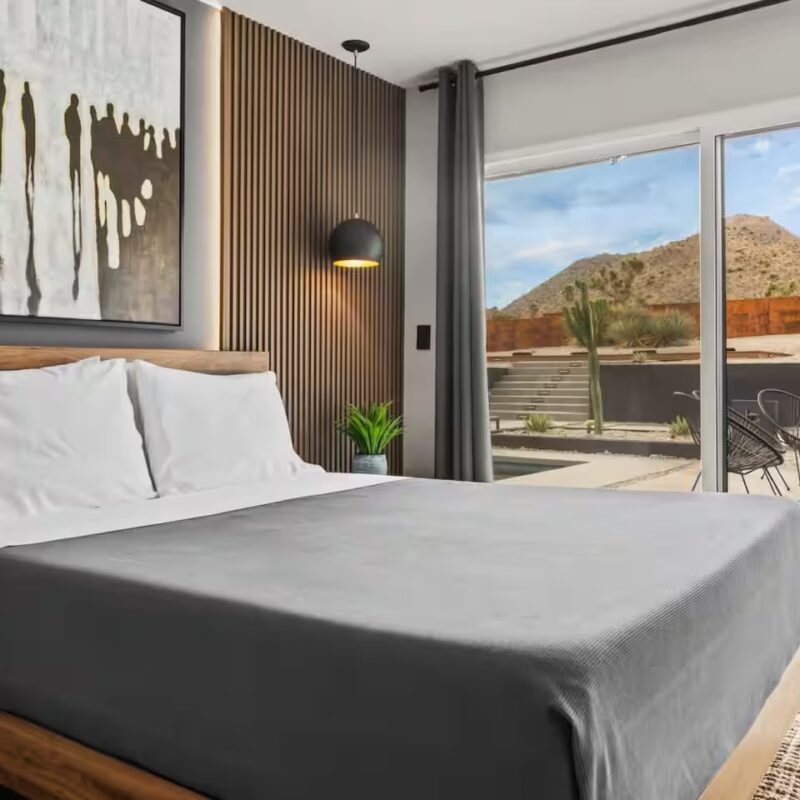 Midnight Queen Suite